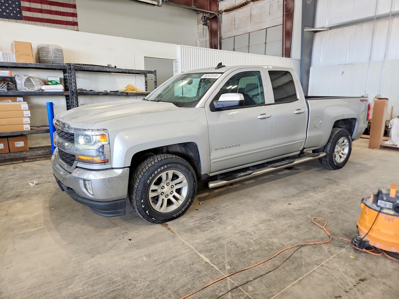 2018 CHEVROLET SILVERADO K1500 LT | 1GCVKREC1JZ102704 | UPCARS