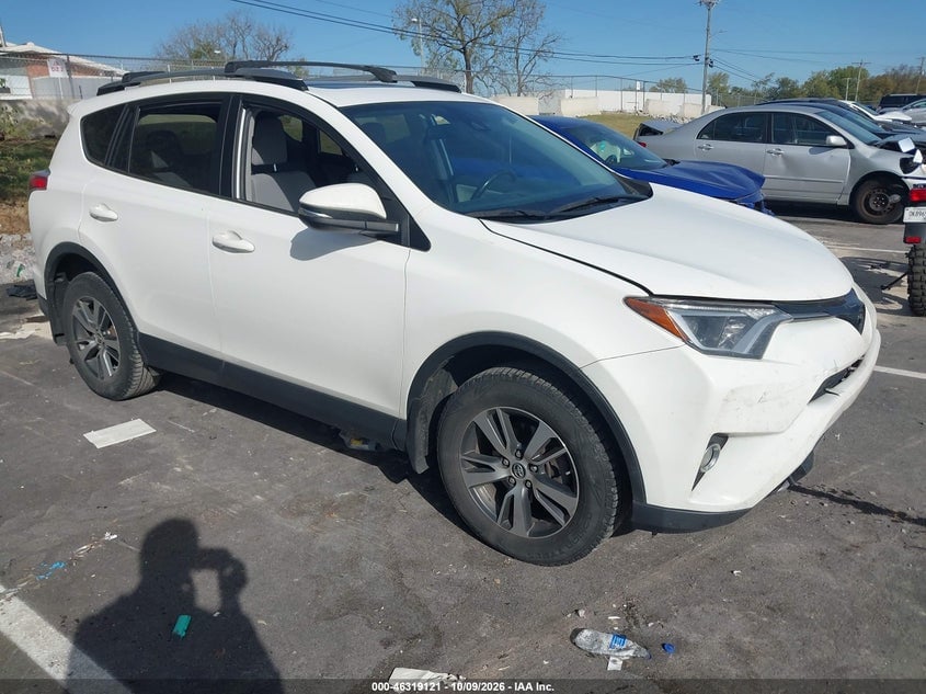 2018 TOYOTA RAV4 XLE | JTMRFREV0JJ245391 | UPCARS