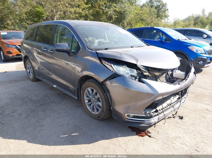 2021 TOYOTA SIENNA XLE | 5TDYRKEC1MS043322 | UPCARS