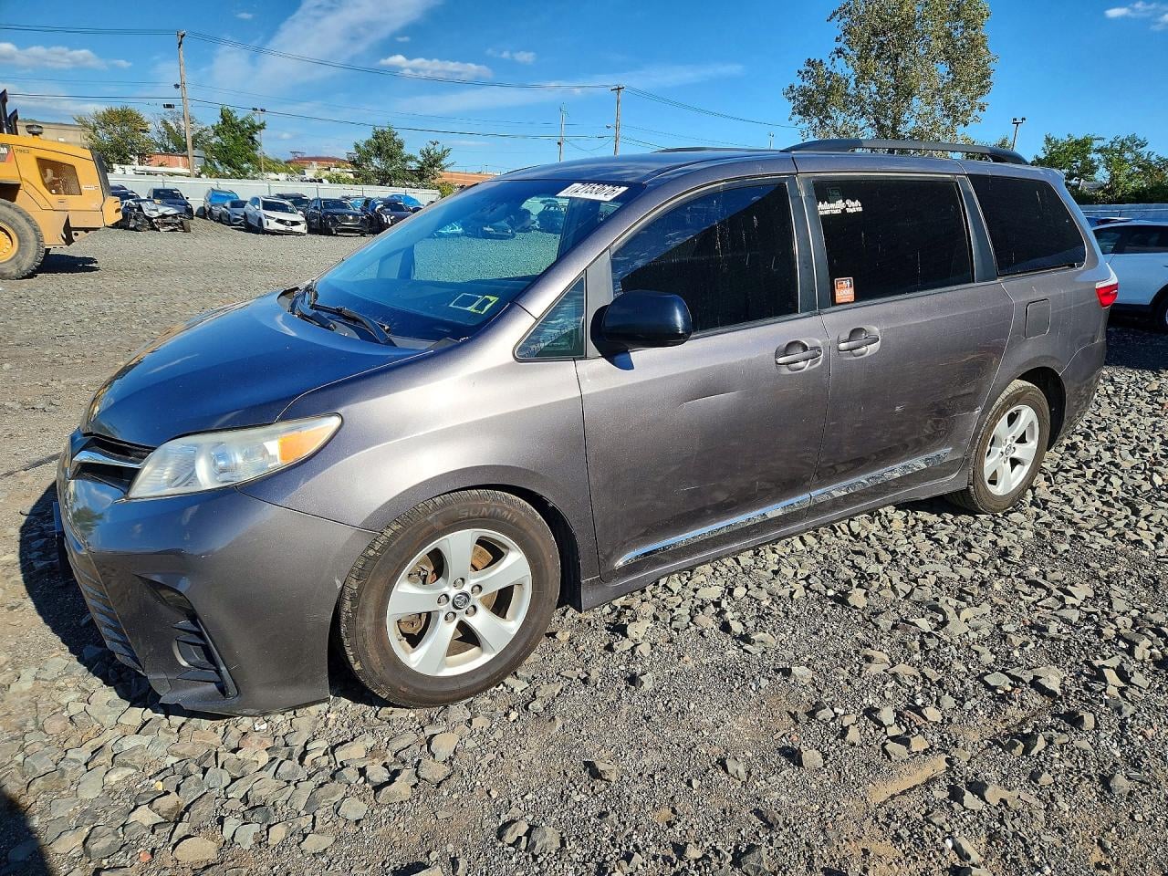2018 TOYOTA SIENNA LE | 5TDKZ3DC5JS902274 | UPCARS
