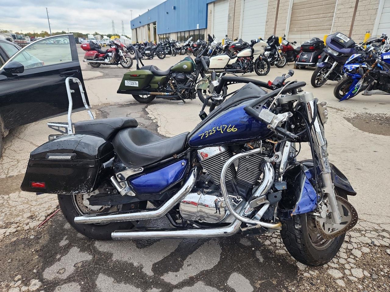 2005 SUZUKI BOULEVARD | JS1VY52A252100995 | UPCARS