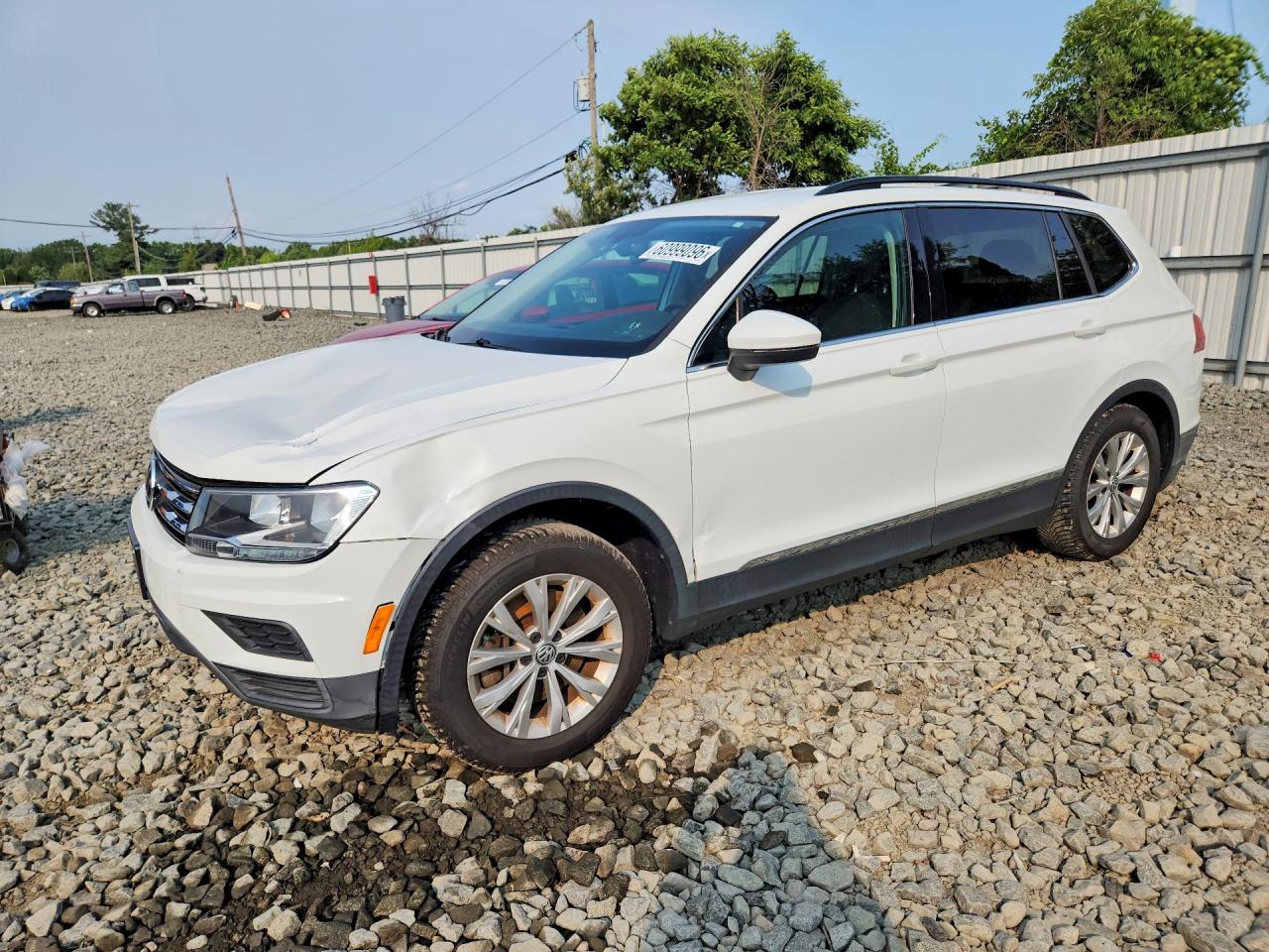 2018 VOLKSWAGEN TIGUAN SE | 3VV2B7AX8JM161266 | UPCARS
