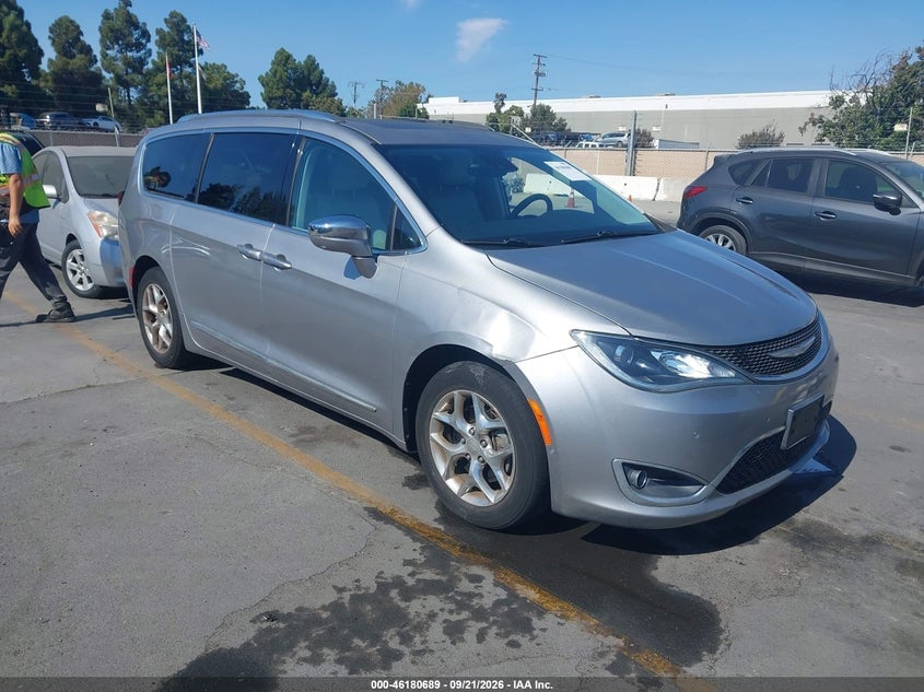 2017 CHRYSLER PACIFICA LIMITED | 2C4RC1GG9HR579028 | UPCARS