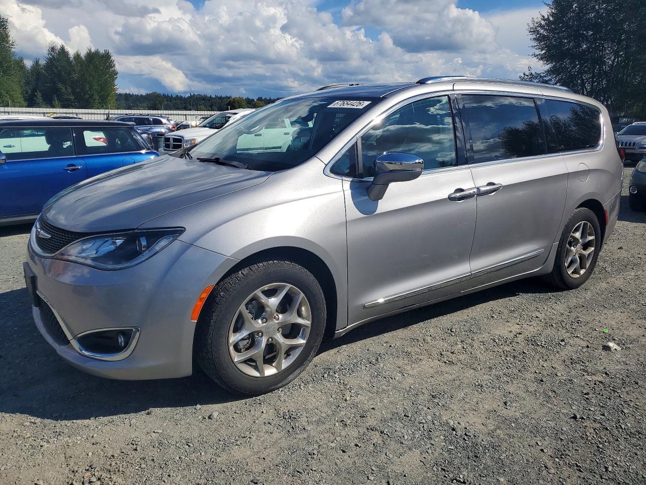 2017 CHRYSLER PACIFICA LIMITED | 2C4RC1GG1HR588788 | UPCARS