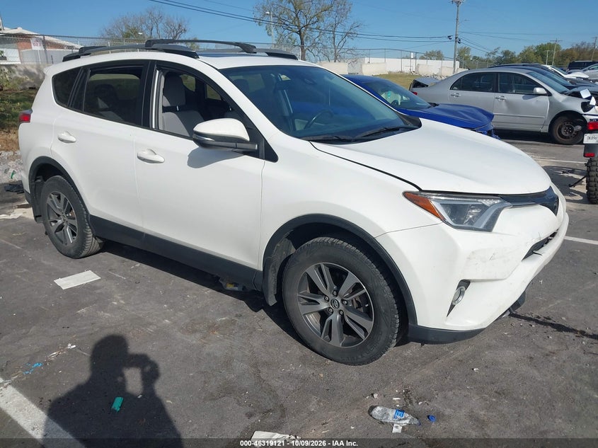 2018 TOYOTA RAV4 XLE | JTMRFREV0JJ245391 | UPCARS