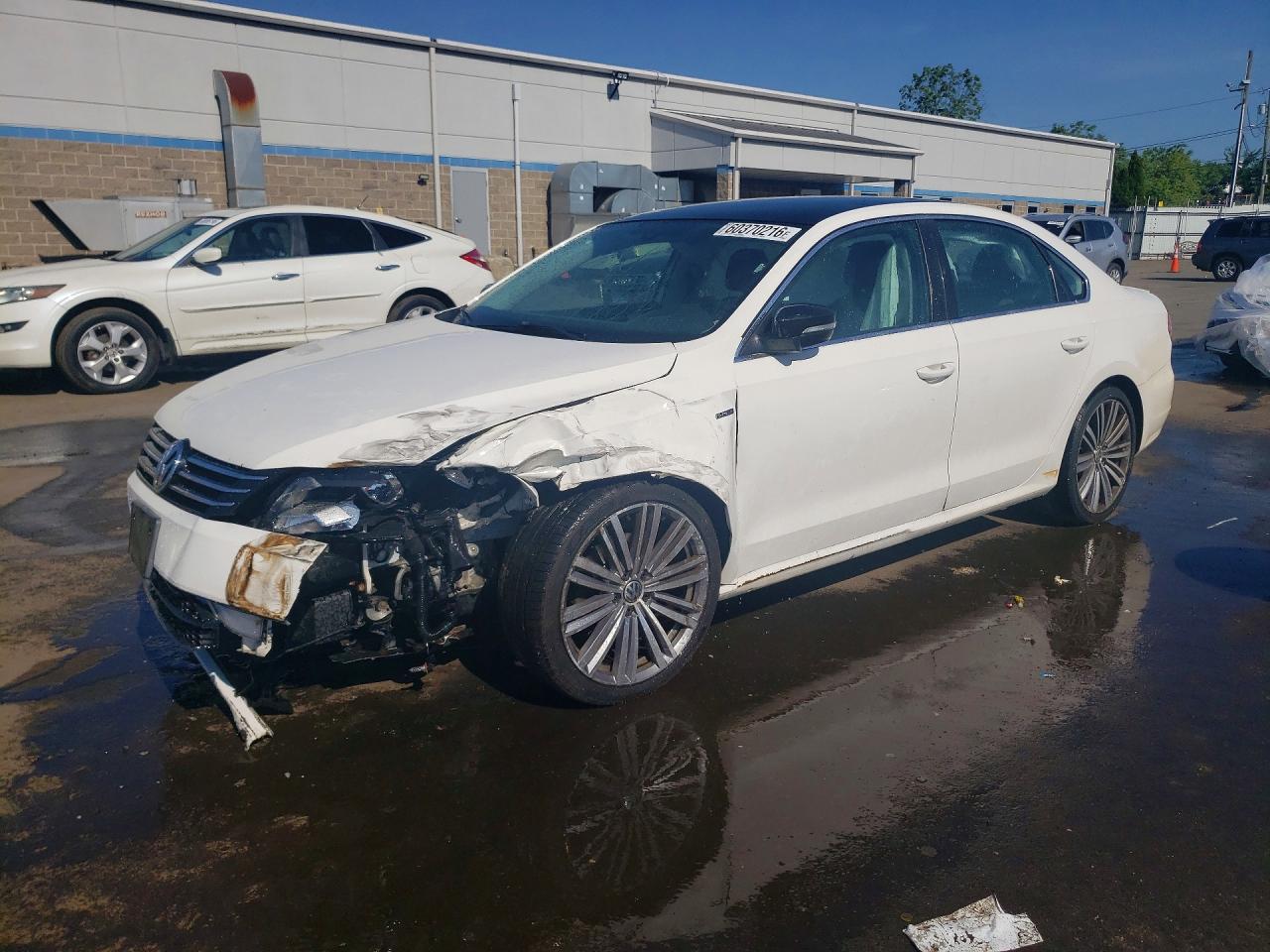 2015 VOLKSWAGEN PASSAT SE | 1VWBT7A30FC021839 | UPCARS