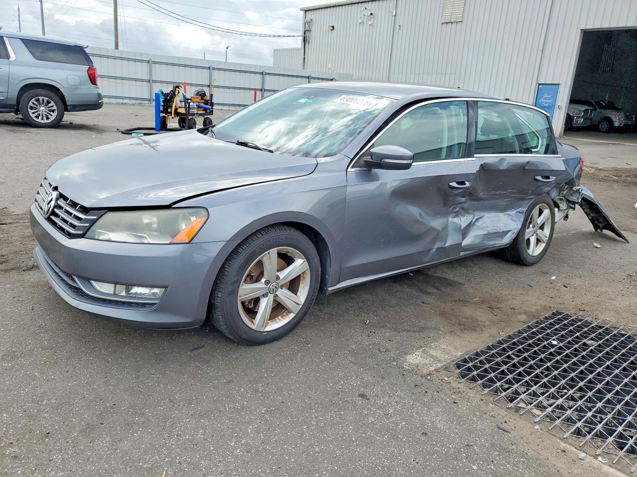 2015 VOLKSWAGEN PASSAT S | 1VWAS7A38FC079471 | UPCARS