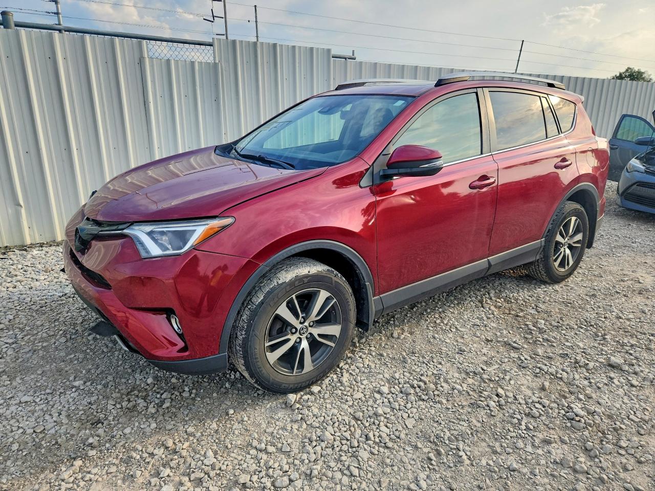 2018 TOYOTA RAV4 XLE | JTMRFREV7JD247394 | UPCARS