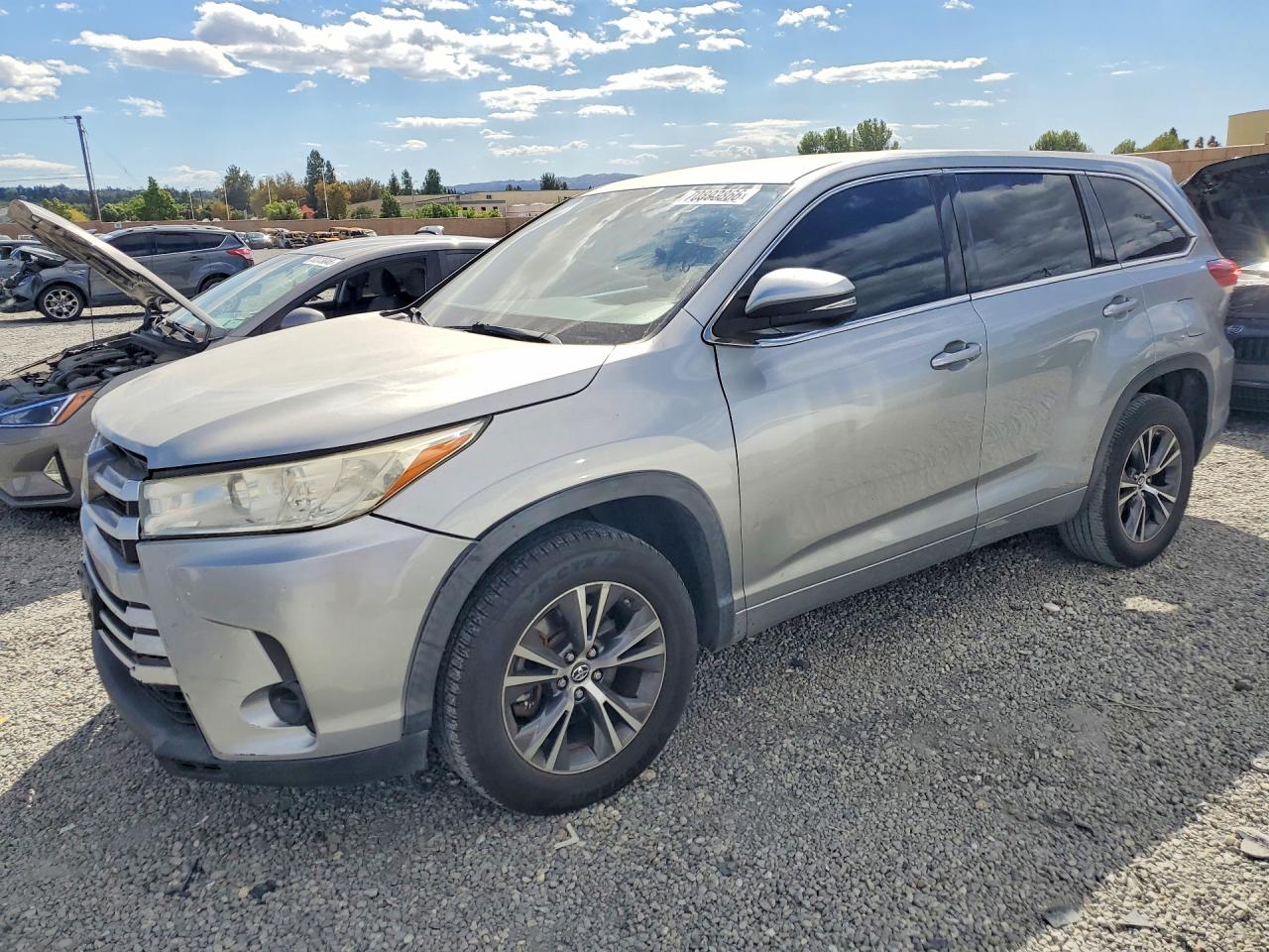 2017 TOYOTA HIGHLANDER LE | 5TDZARFH3HS024257 | UPCARS