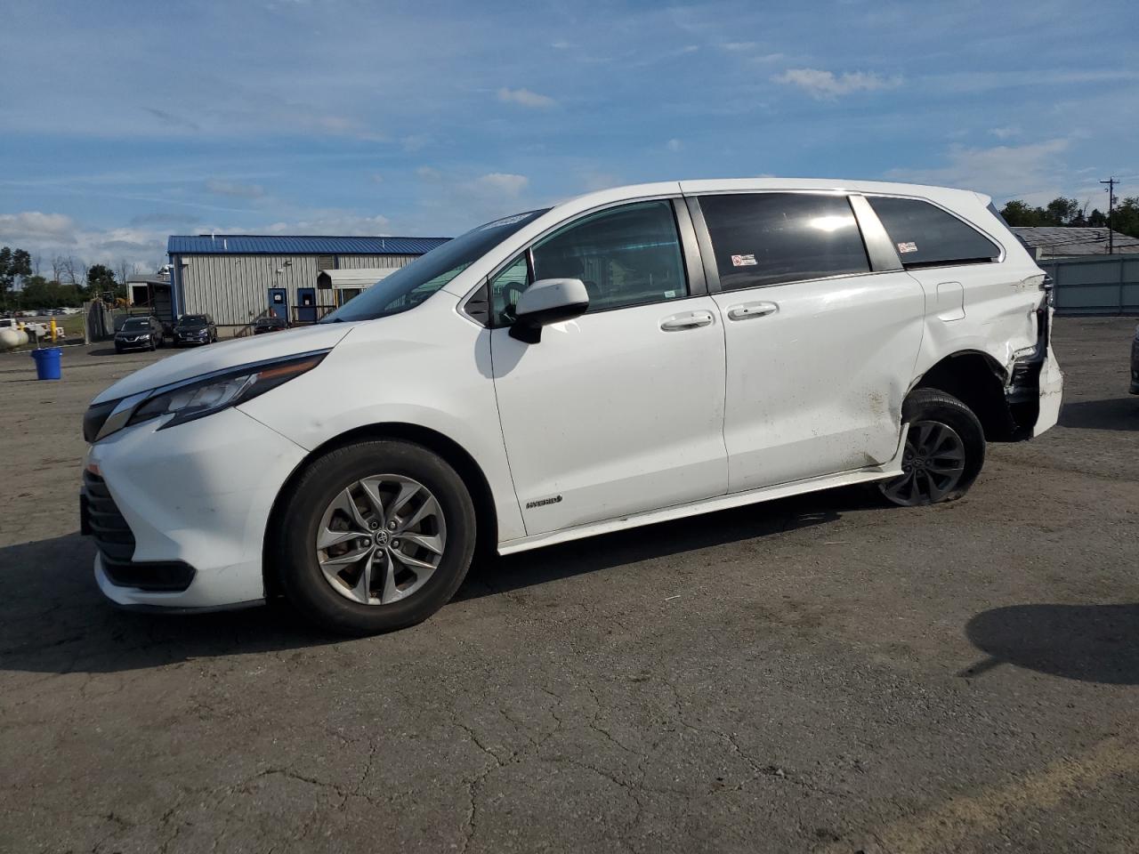 2021 TOYOTA SIENNA LE | 5TDKRKEC6MS043743 | UPCARS