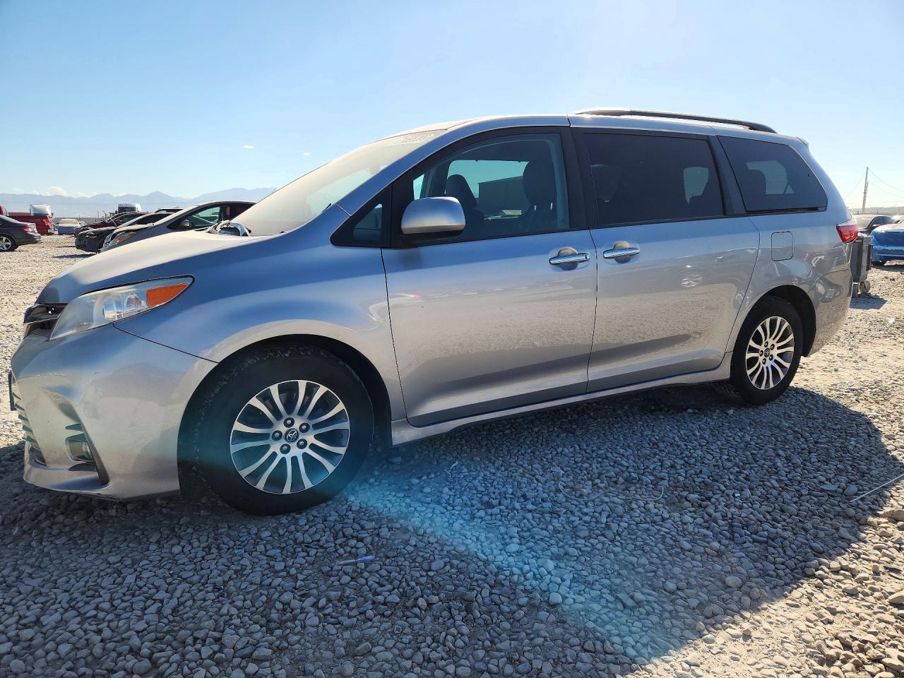 2018 TOYOTA SIENNA XLE 8-PASSENGER | 5TDYZ3DC9JS924370 | UPCARS
