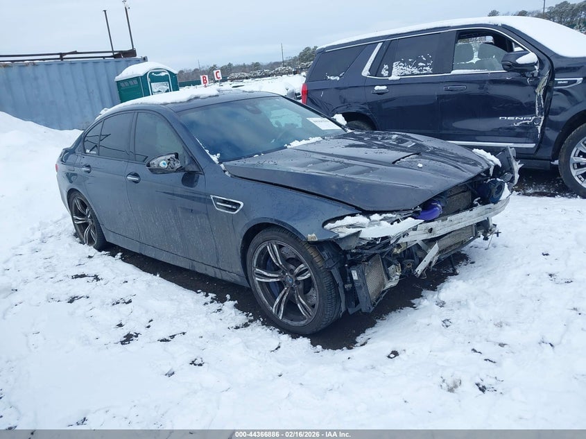 2013 BMW M5 | WBSFV9C58DD095504 | UPCARS