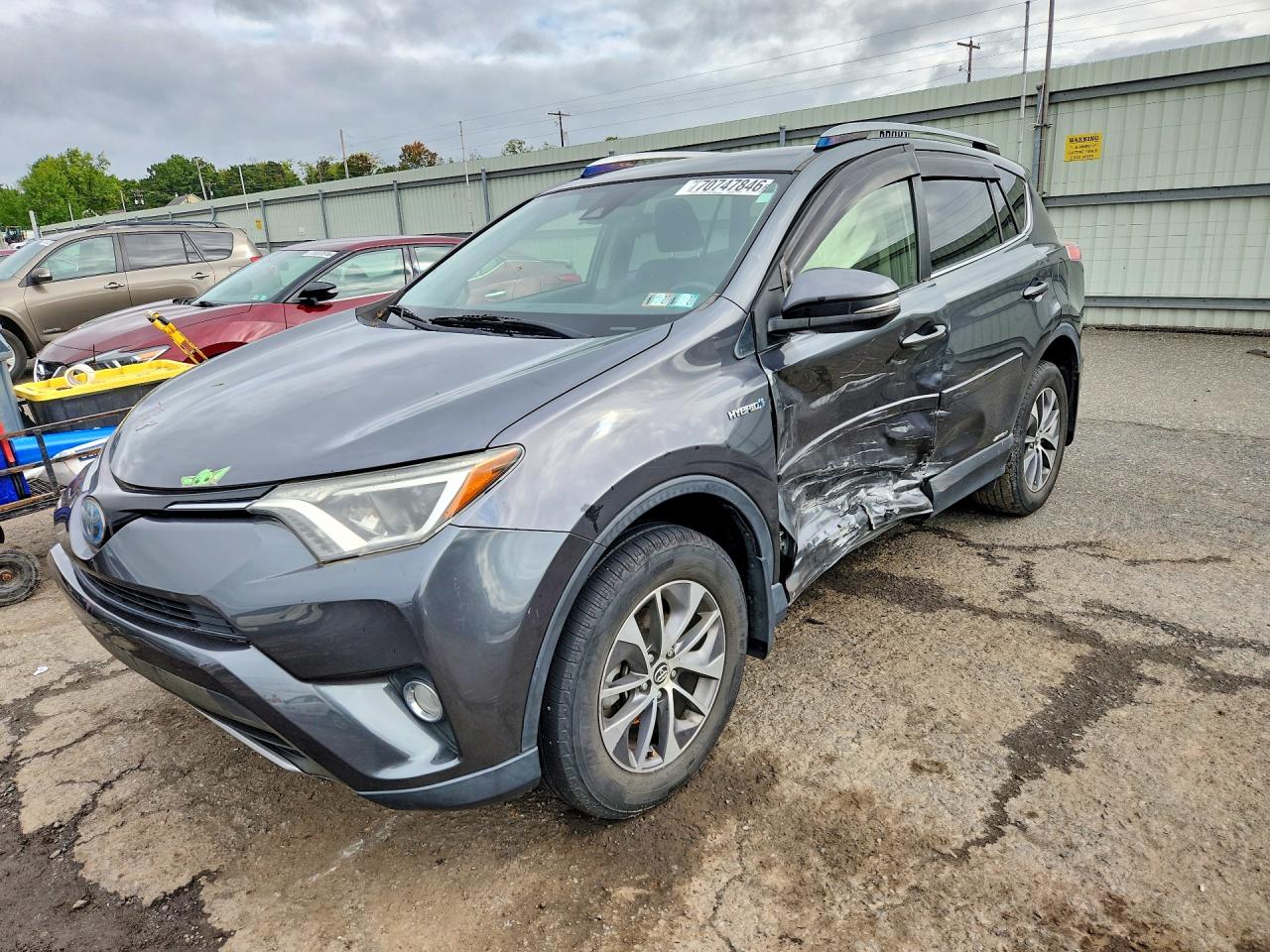 2017 TOYOTA RAV4 XLE | JTMRJREV1HD144559 | UPCARS