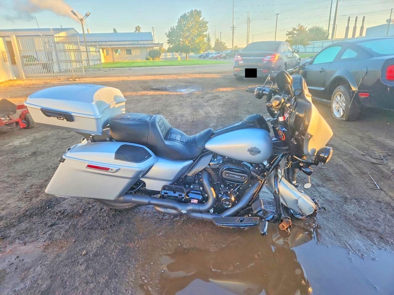 2019 HARLEY-DAVIDSON FL | 1HD1KRP14KB664647 | UPCARS