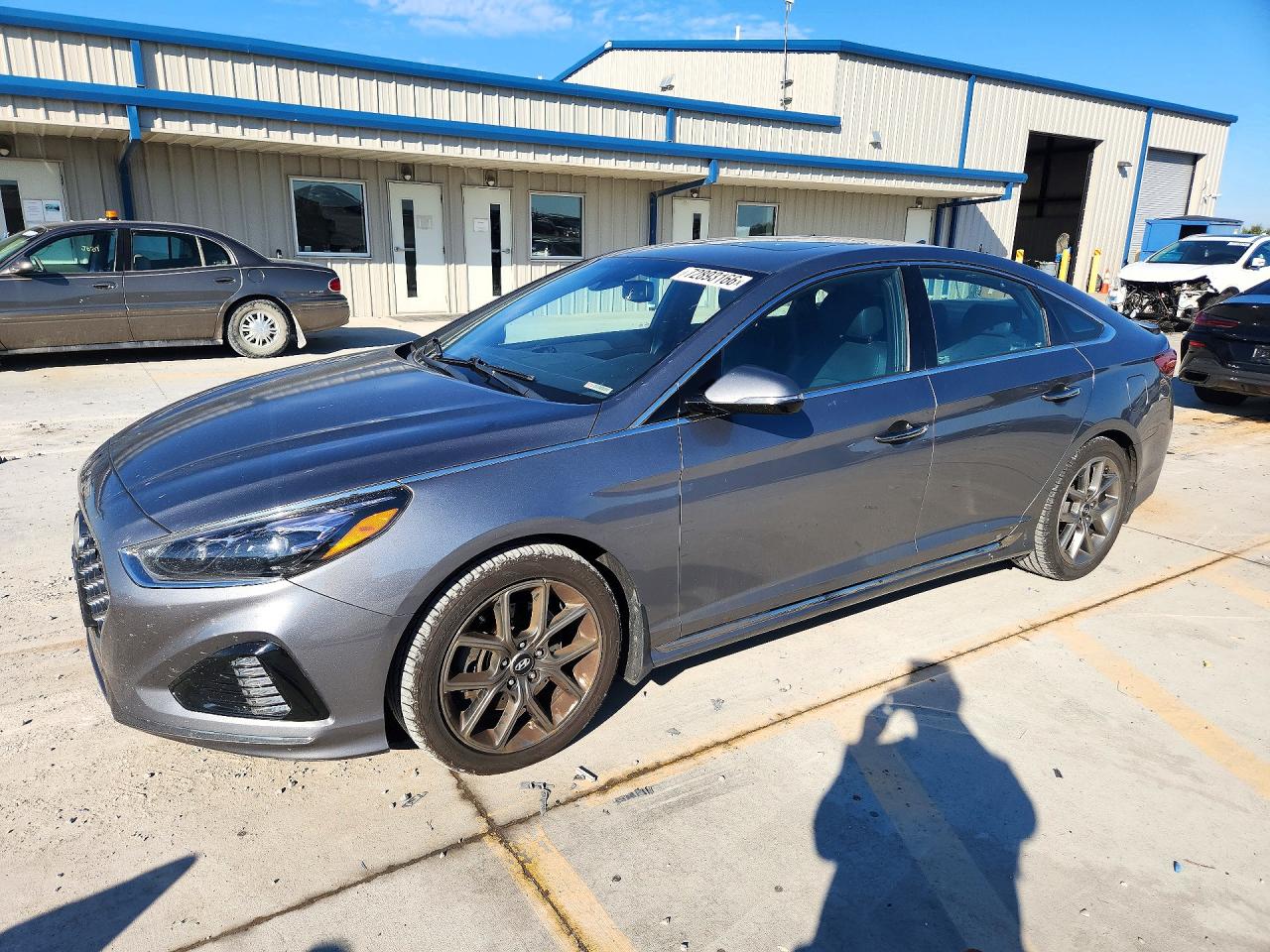 2018 HYUNDAI SONATA LIMITED 2.0T | 5NPE34AB4JH615613 | UPCARS