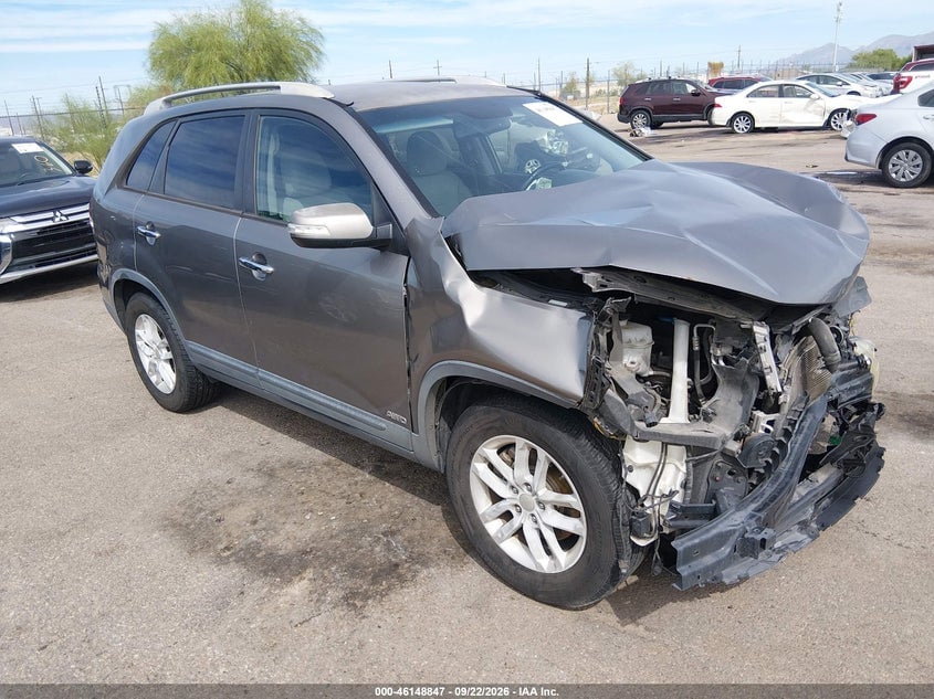 2014 KIA SORENTO LX | 5XYKTCA66EG505370 | UPCARS
