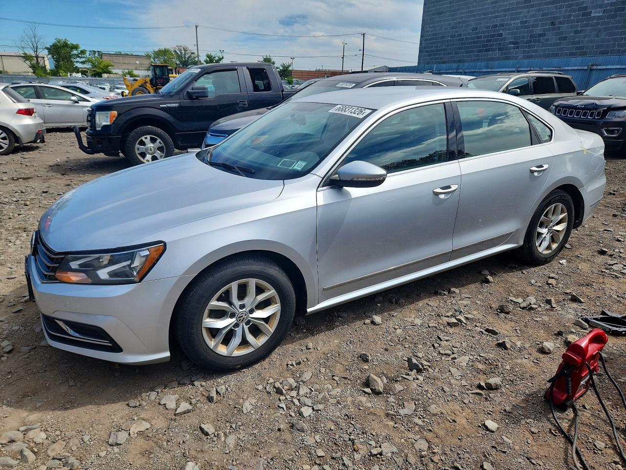 2017 VOLKSWAGEN PASSAT S | 1VWAT7A32HC072709 | UPCARS
