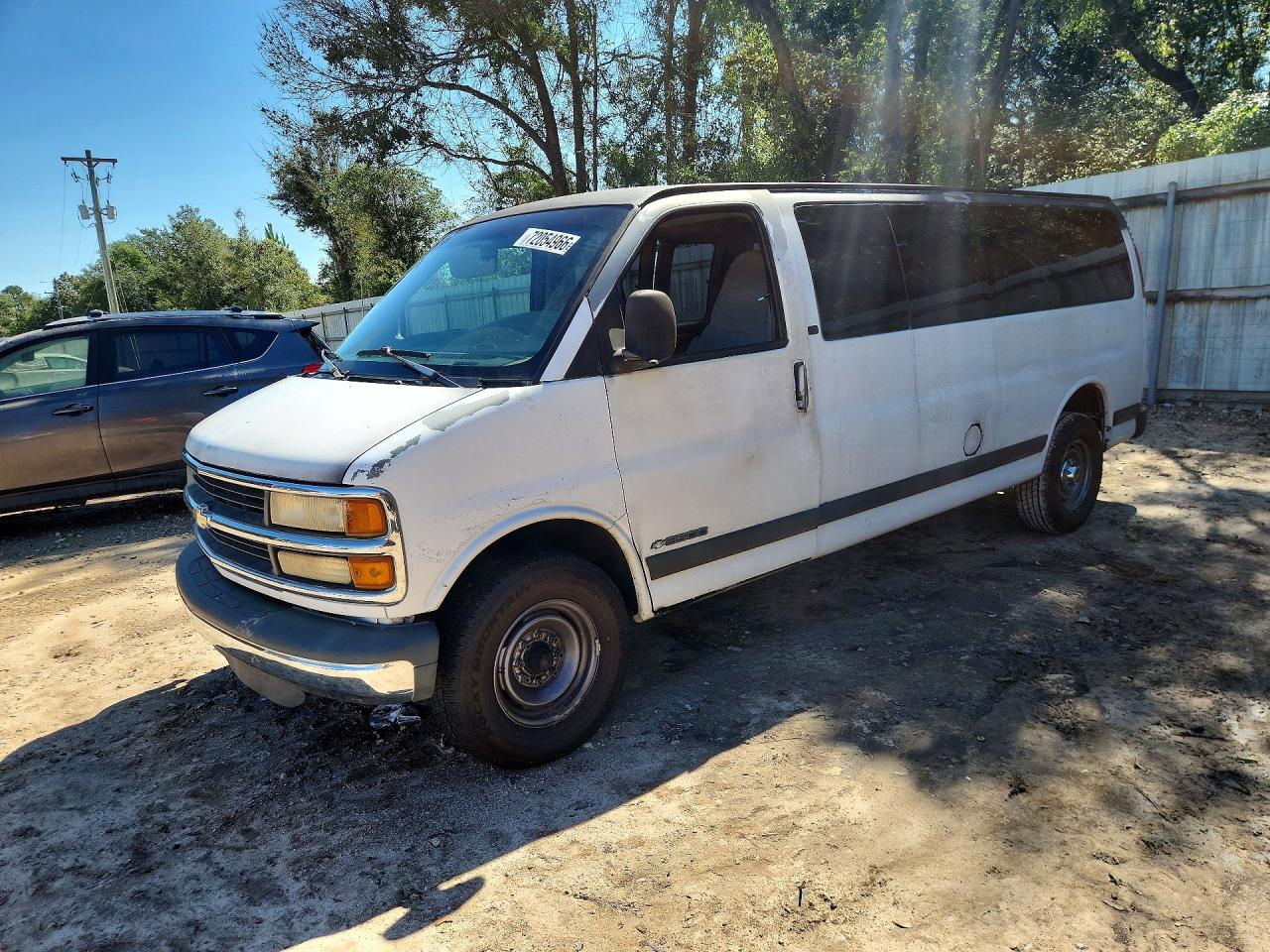2000 CHEVROLET EXPRESS | 1GAHG39R3Y1273708 | UPCARS