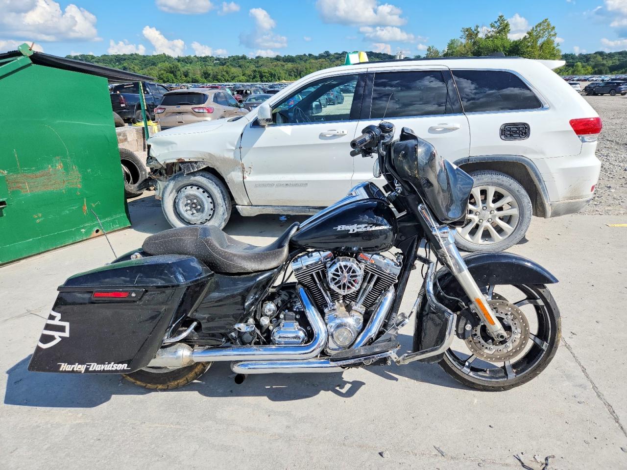 2011 HARLEY-DAVIDSON FL | 1HD1KB416BB651930 | UPCARS