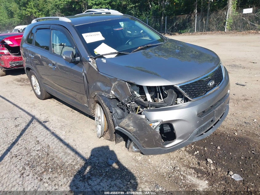 2015 KIA SORENTO LX | 5XYKTCA6XFG608888 | UPCARS