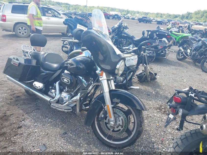 2011 HARLEY-DAVIDSON FLHX | 1HD1KB418BB662377 | UPCARS