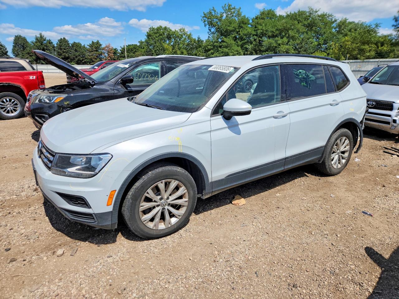2018 VOLKSWAGEN TIGUAN S | 3VV1B7AX4JM171451 | UPCARS