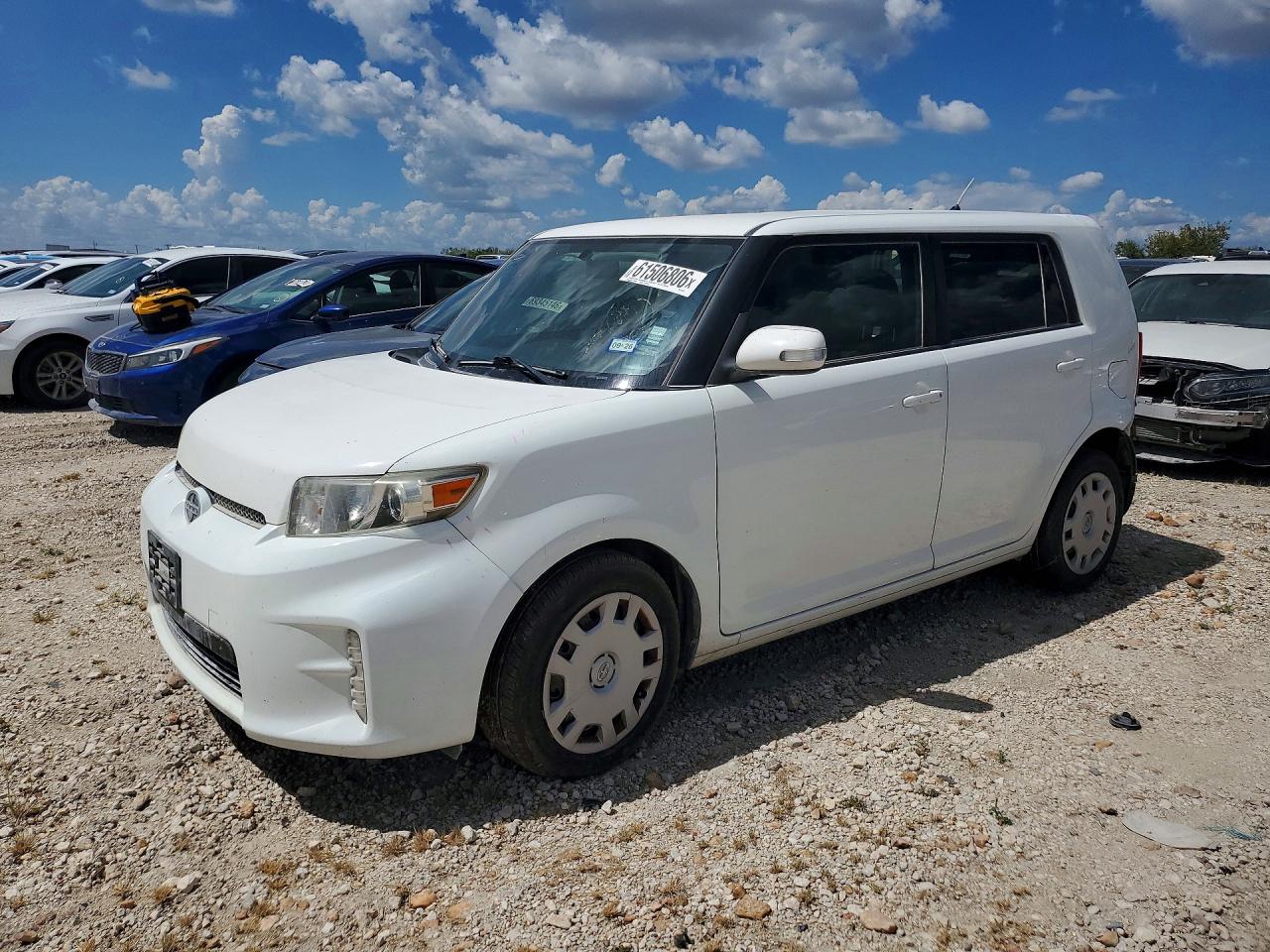 2015 SCION X BASE | JTLZE4FE4FJ082339 | UPCARS