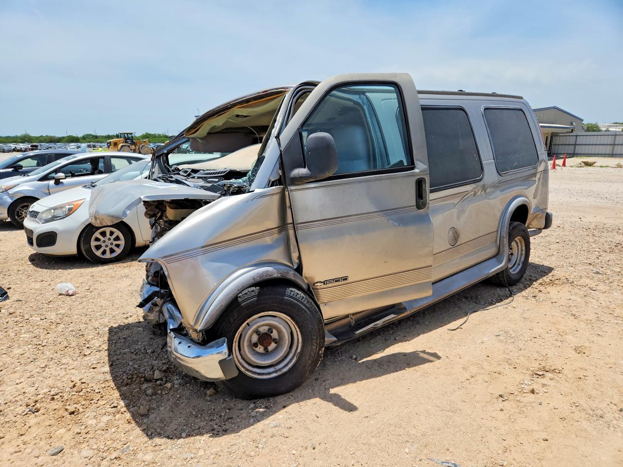 2000 CHEVROLET EXPRESS | 1GBFG15M6Y1172728 | UPCARS