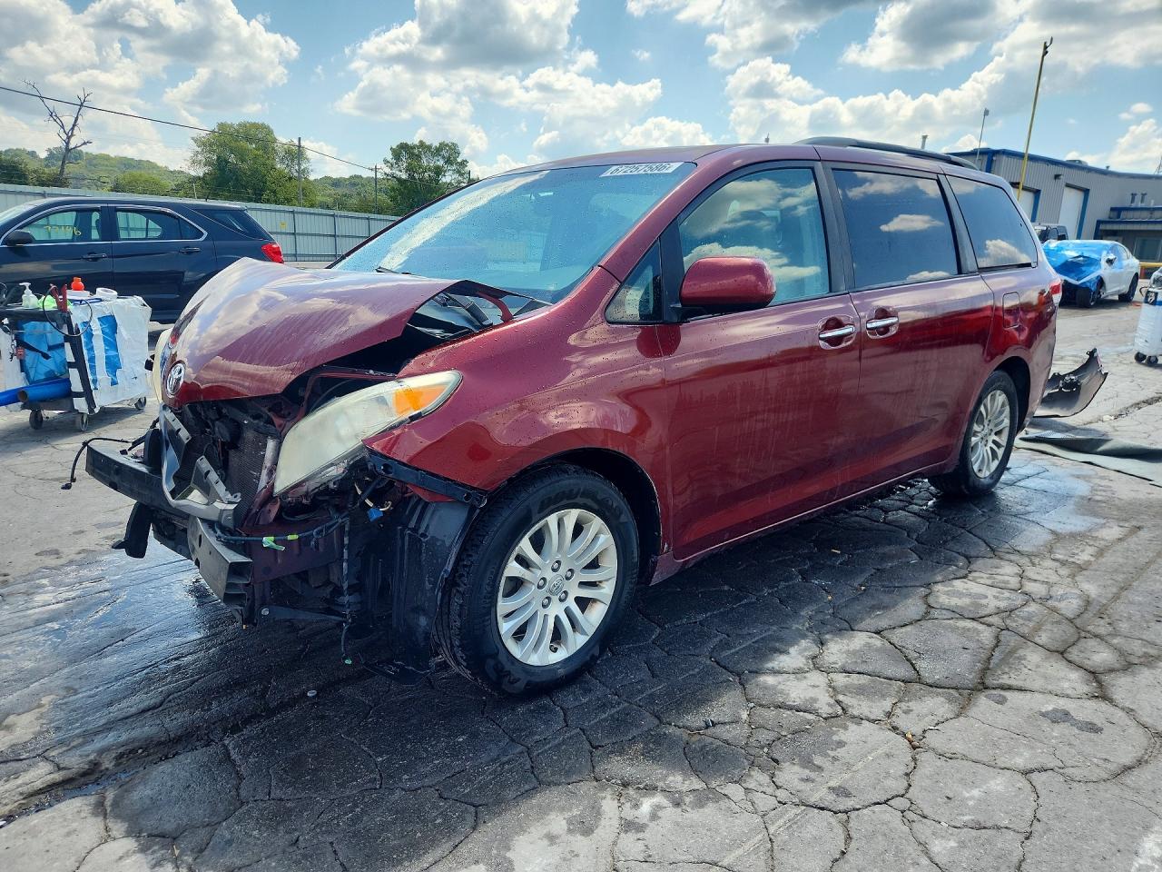 2011 TOYOTA SIENNA XLE 8-PASSENGER | 5TDYK3DCXBS083844 | UPCARS