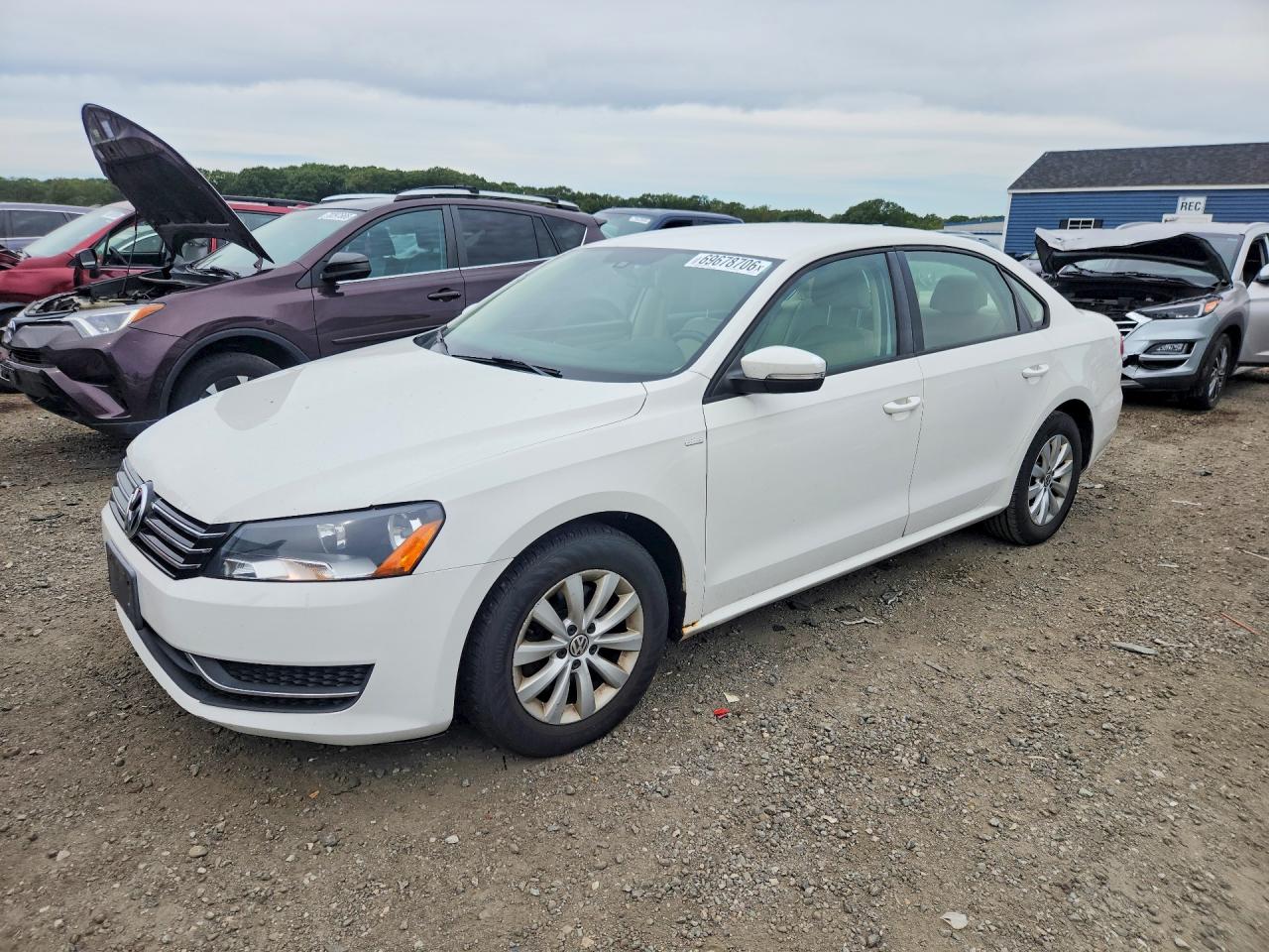 2014 VOLKSWAGEN PASSAT S | 1VWAP7A30EC017515 | UPCARS
