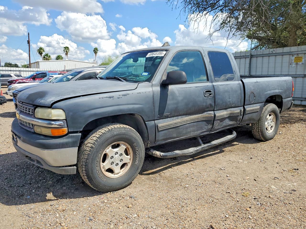 2001 CHEVROLET SILVERADO C1500 | 2GCEC19T611209555 | UPCARS