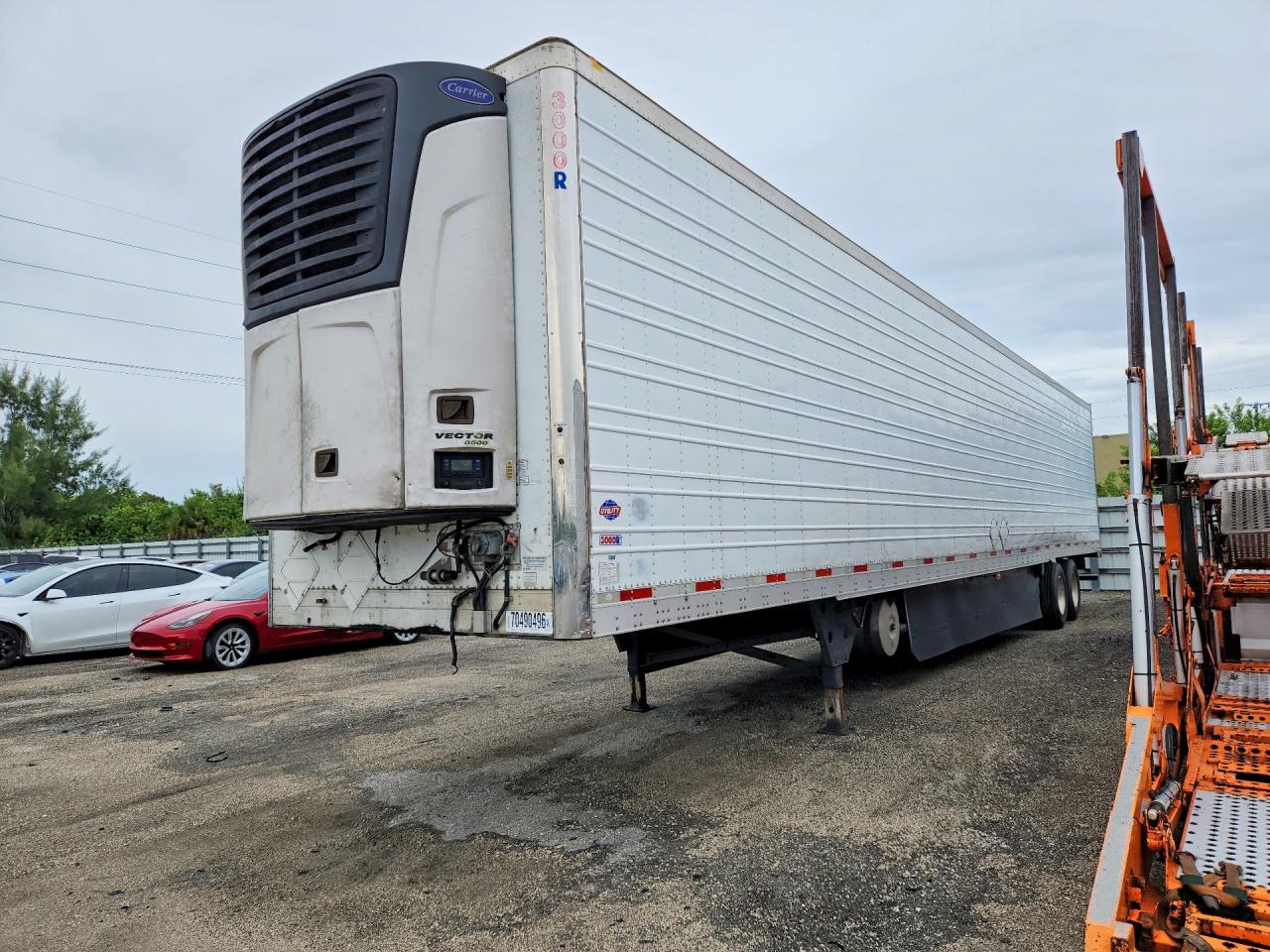 2016 UTILITY TR * | 1UYVS2539GU615214 | UPCARS