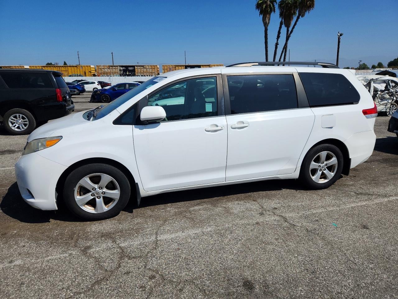 2013 TOYOTA SIENNA LE | 5TDKK3DCXDS346584 | UPCARS