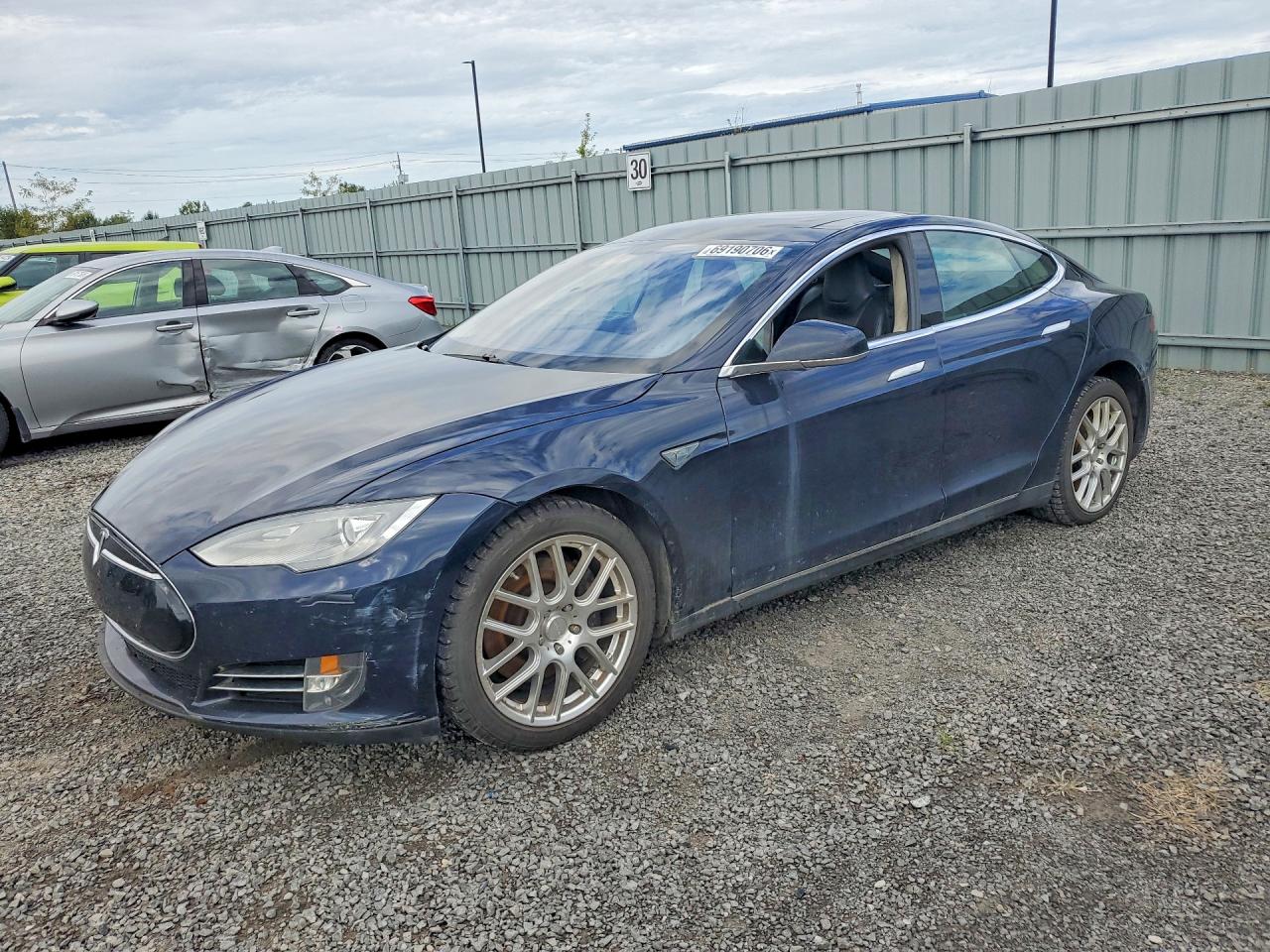 2013 TESLA MODEL S | 5YJSA1DN8DFP05296 | UPCARS