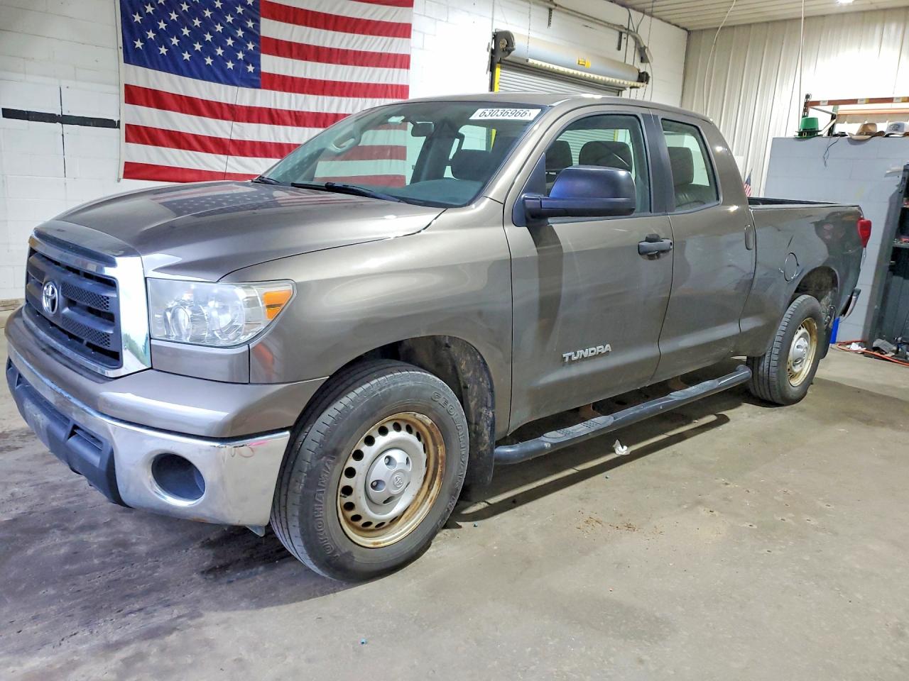 2011 TOYOTA TUNDRA DOUBLE CAB SR5 | 5TFUM5F18BX024270 | UPCARS