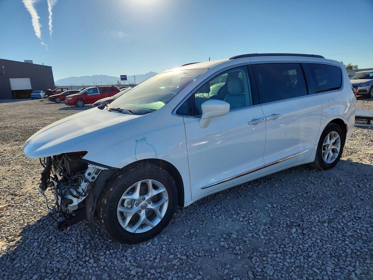 2017 CHRYSLER PACIFICA TOURING L | 2C4RC1BG0HR552937 | UPCARS