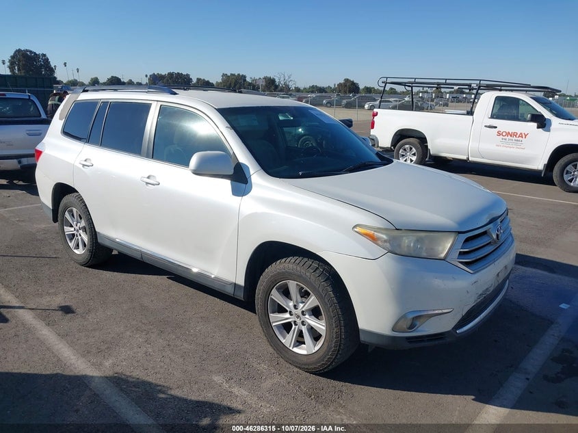 2011 TOYOTA HIGHLANDER BASE V6 | 5TDZK3EH6BS048944 | UPCARS