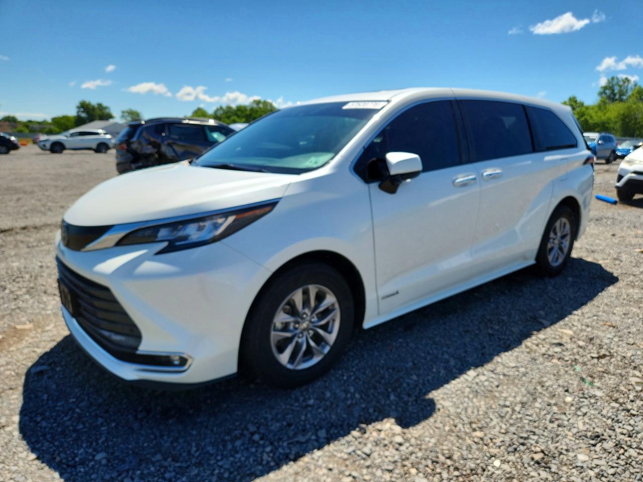 2021 TOYOTA SIENNA XLE | 5TDYSKFC7MS015933 | UPCARS