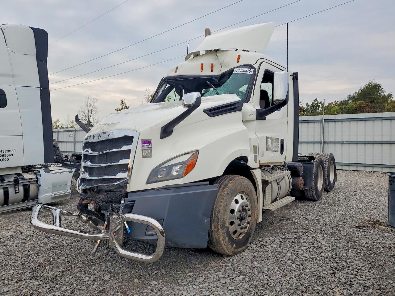 2020 FREIGHTLINER ALL OTHER CASCADIA 1 - SEMI TRUCK | 3AKJHLDR6LSLT7988 | UPCARS