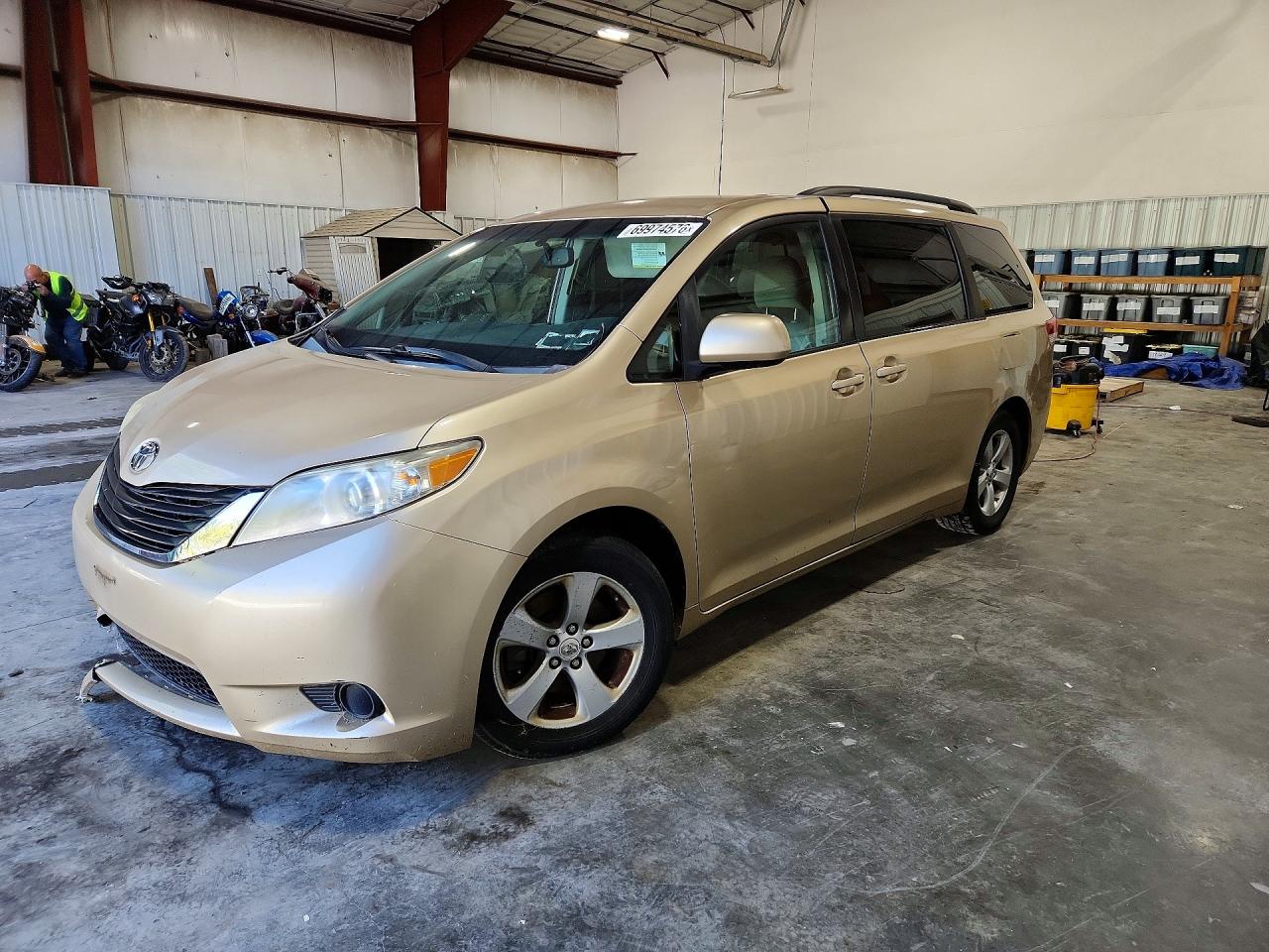 2011 TOYOTA SIENNA LE | 5TDKK3DC0BS006616 | UPCARS