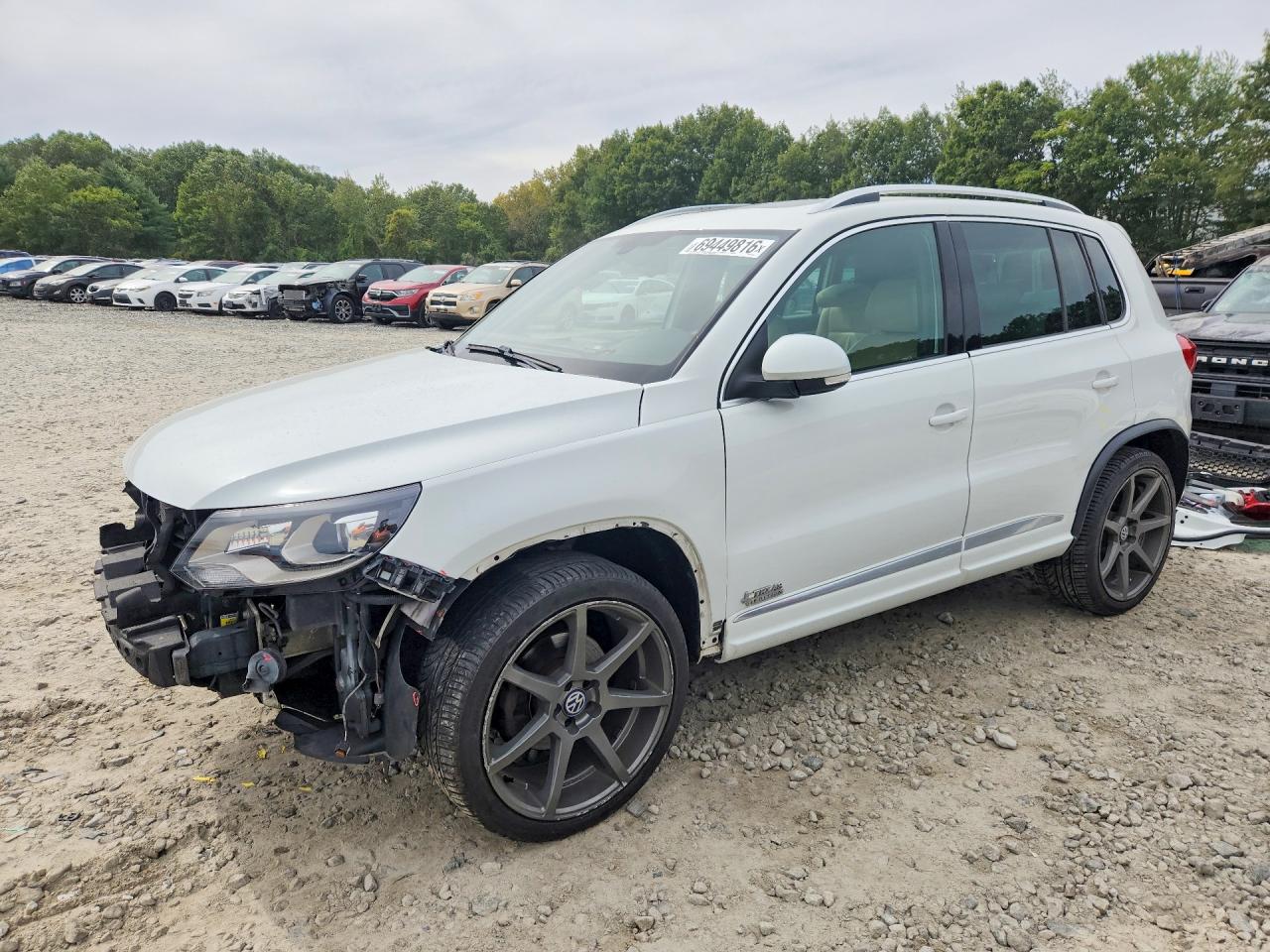 2015 VOLKSWAGEN TIGUAN S | WVGBV7AX9FW082262 | UPCARS