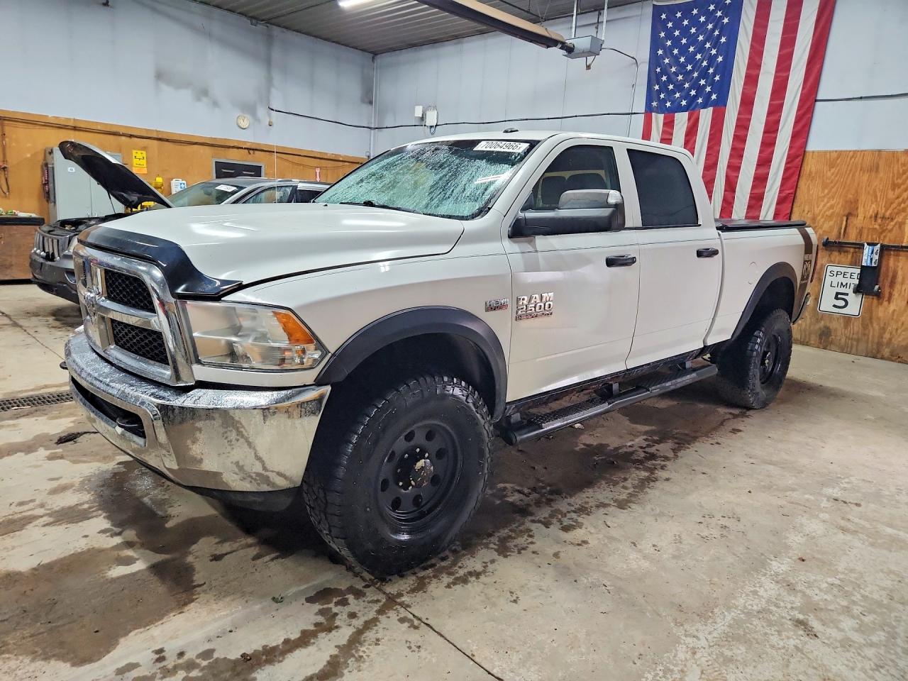 2015 RAM 2500 ST | 3C6TR5CT7FG529821 | UPCARS