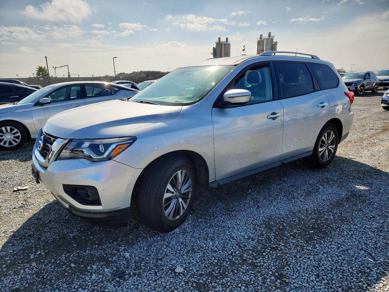 2017 NISSAN PATHFINDER SL | 5N1DR2MN3HC624678 | UPCARS