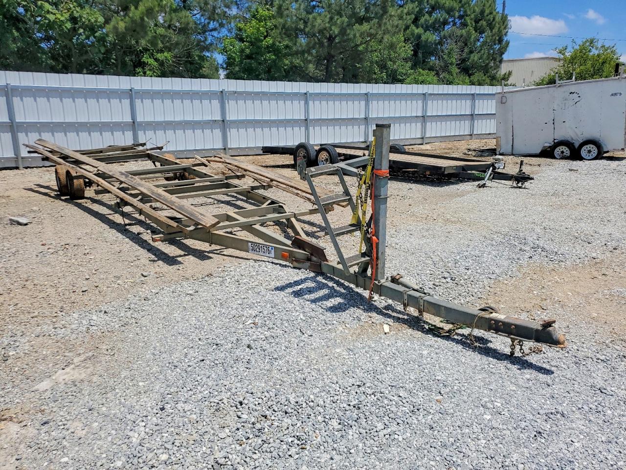 2000 MAGIC TILT UNKNOWN BOAT TRAILER | 1M5BP2827D1E81355 | UPCARS
