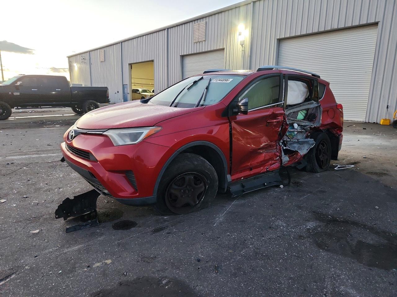 2016 TOYOTA RAV4 LE | JTMZFREV5GJ082889 | UPCARS