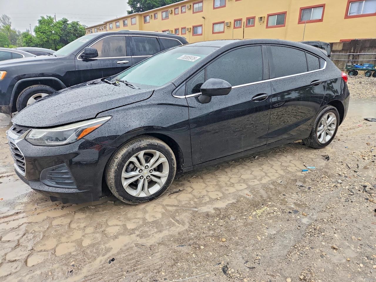 2019 CHEVROLET CRUZE LT | 3G1BE6SM0KS542104 | UPCARS
