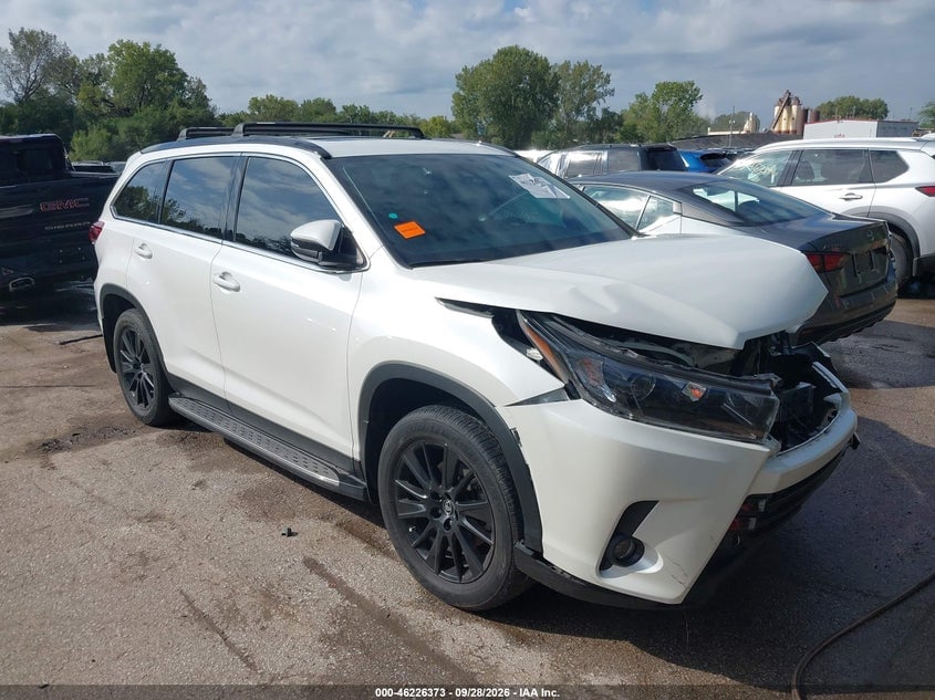 2019 TOYOTA HIGHLANDER SE | 5TDKZRFH1KS351385 | UPCARS