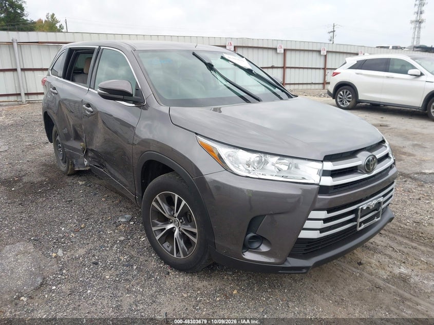 2017 TOYOTA HIGHLANDER LE | 5TDZZRFH5HS218975 | UPCARS