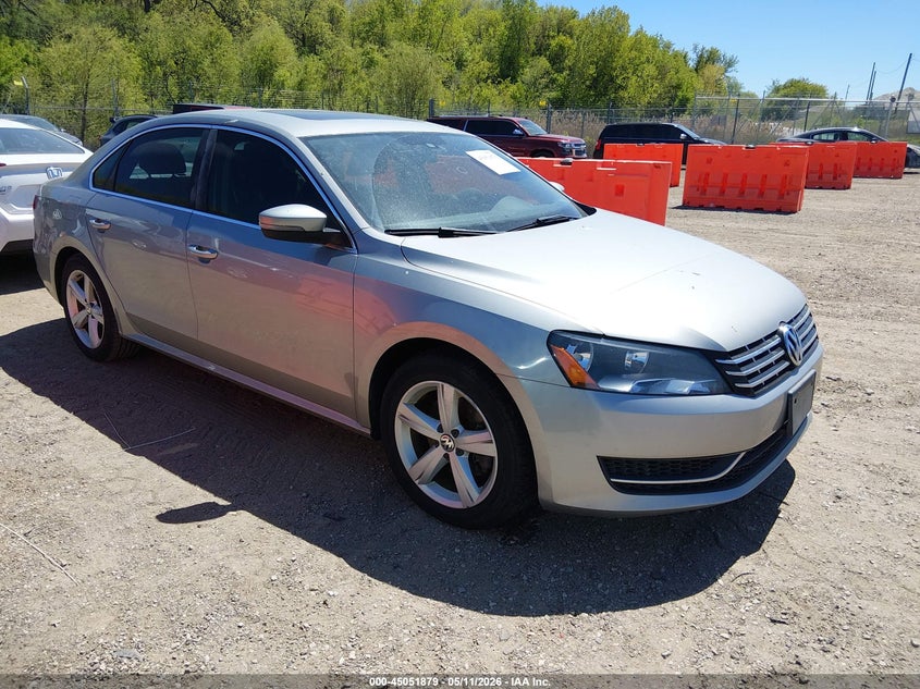 2013 VOLKSWAGEN PASSAT 2.0L TDI SE | 1VWBN7A37DC038287 | UPCARS