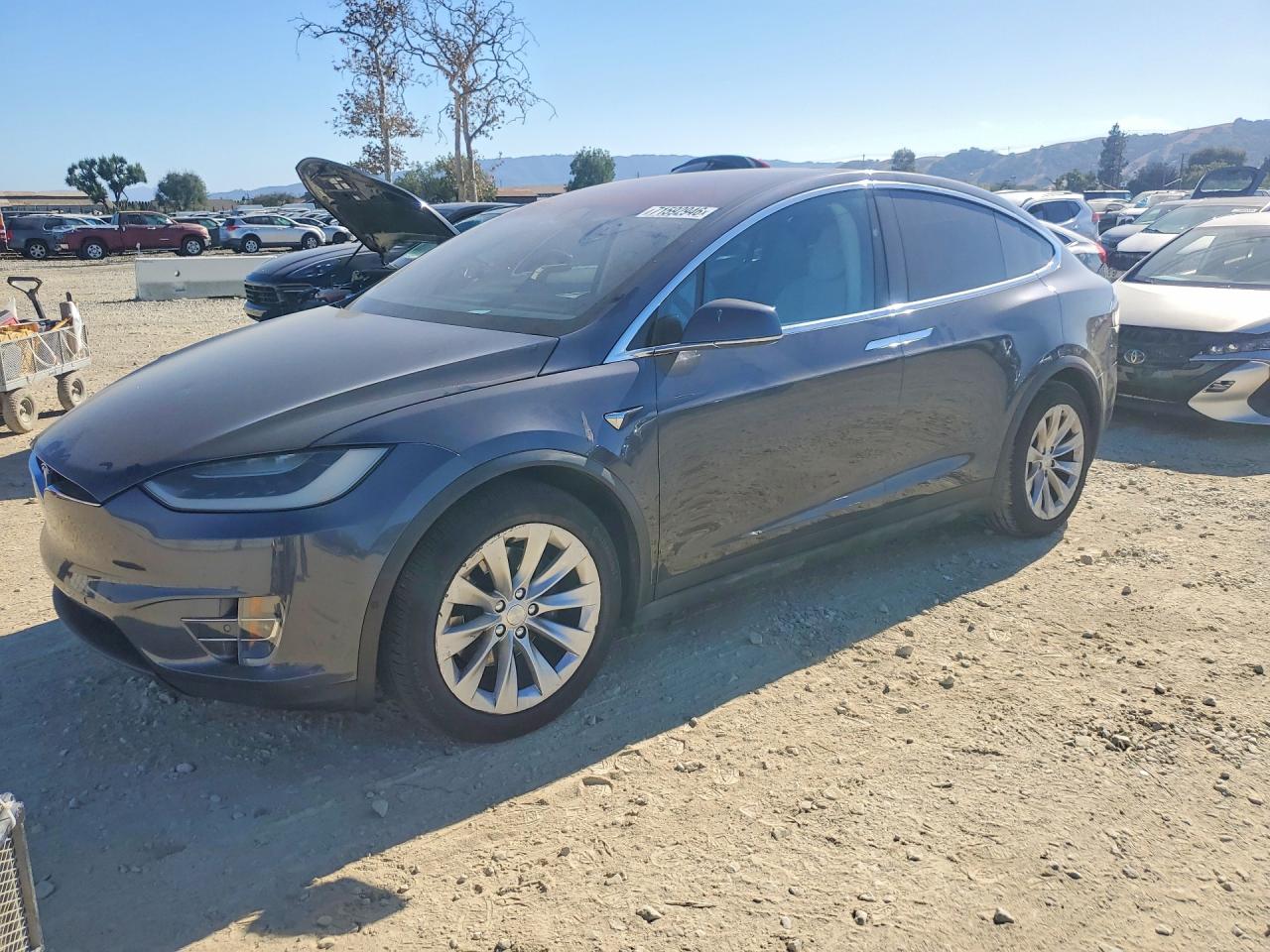 2018 TESLA MODEL X | 5YJXCAE21JF093846 | UPCARS